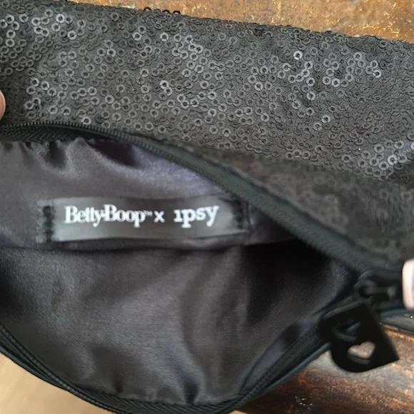 Betty Boop by Ipsy Cosmetic Bag - Picture 3 of 4